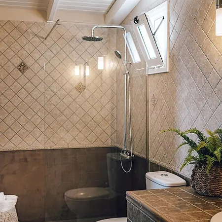 Aithra Country House