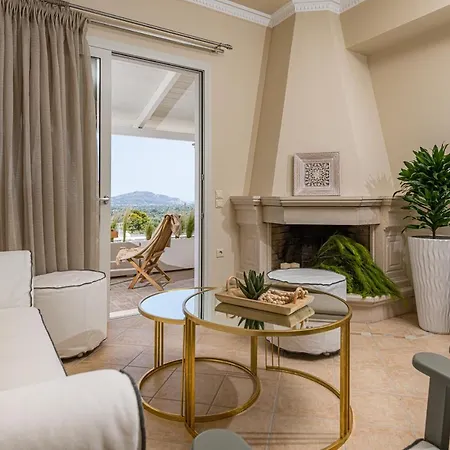 Aithra Country House