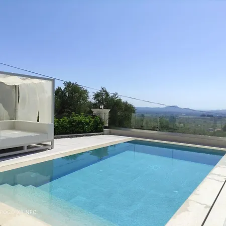 Aithra Country House