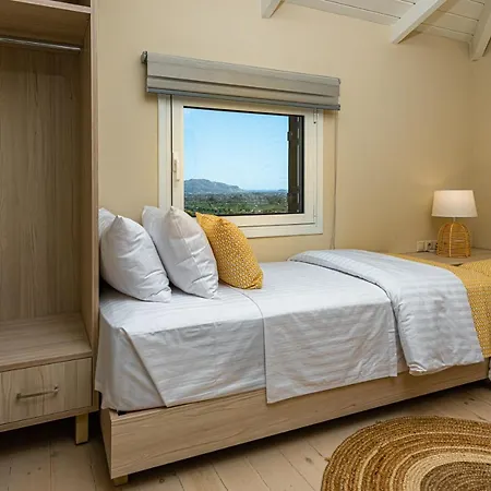 Aithra Country House *